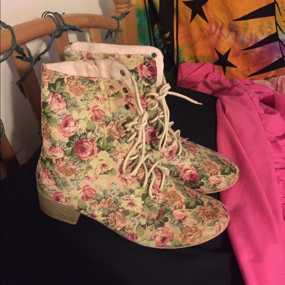 Lace up Floral Combat boots